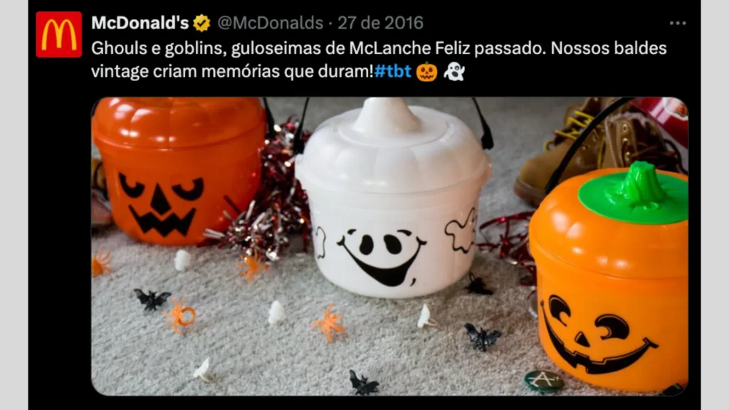 Imagem dos baldes vintage de Halloween do McDonald's, nas cores laranja, branco e abóbora, decorados com rostos divertidos